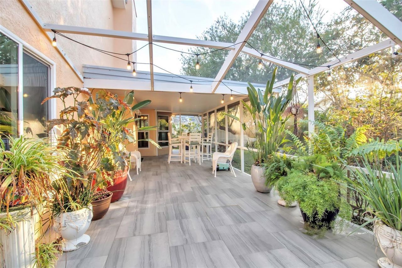 5232 White Sand Circle Ne, Saint Petersburg, FL 33703 Photo