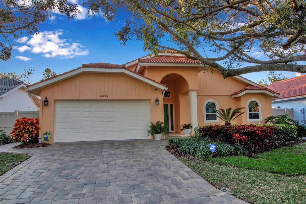 5232 White Sand Circle Ne, Saint Petersburg, FL 33703 Photo