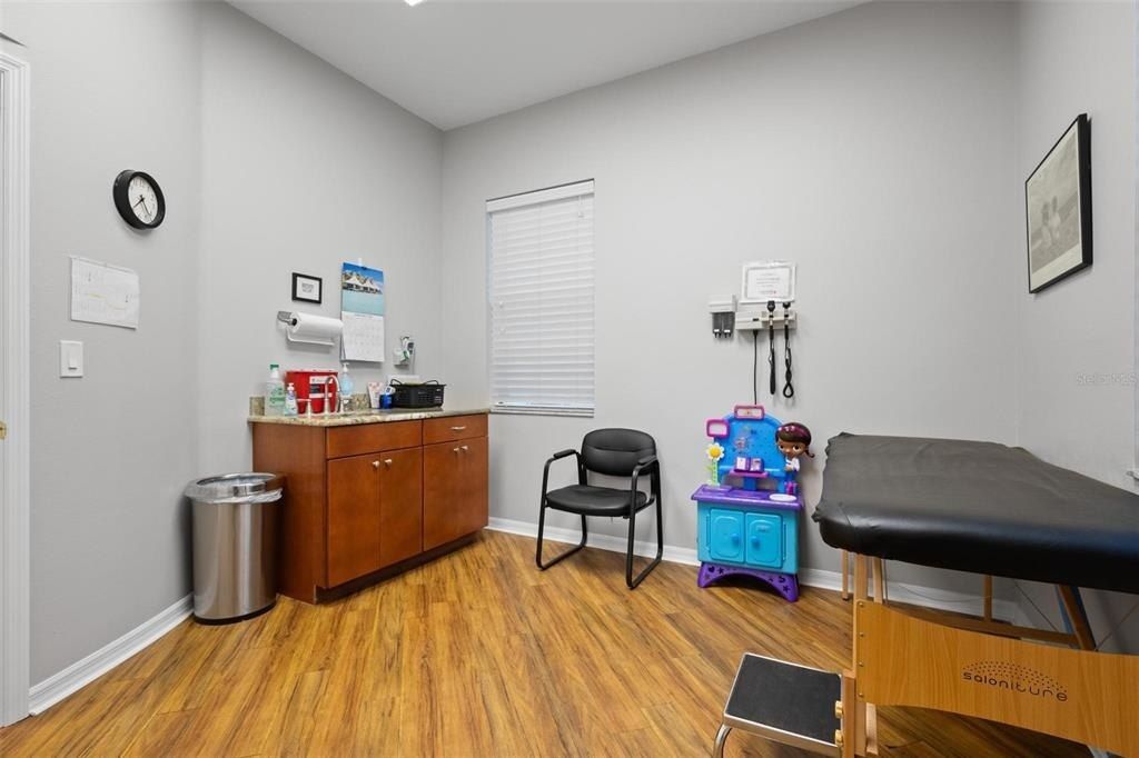 17929 Hunting Bow Circle, Unit 101 & 102, Lutz, FL 33558 Photo