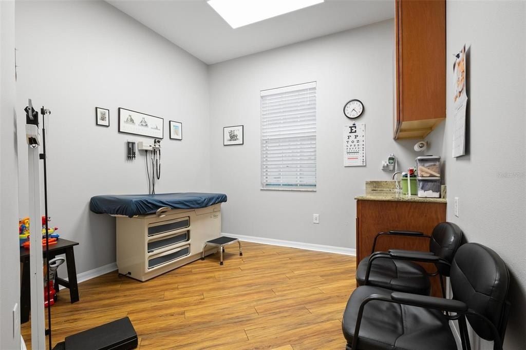 17929 Hunting Bow Circle, Unit 101 & 102, Lutz, FL 33558 Photo