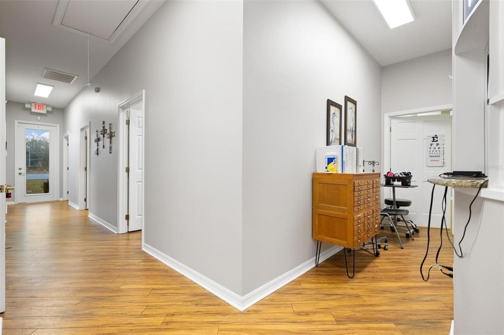 17929 Hunting Bow Circle, Unit 101 & 102, Lutz, FL 33558 Photo