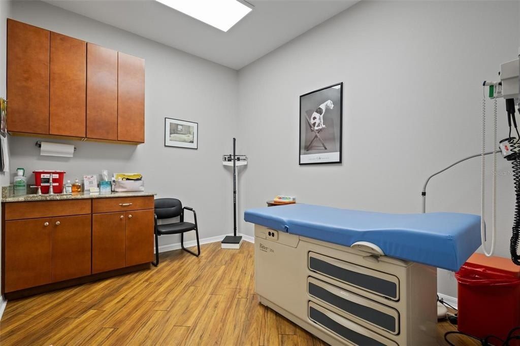 17929 Hunting Bow Circle, Unit 101 & 102, Lutz, FL 33558 Photo