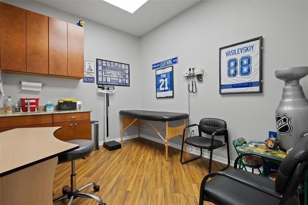 17929 Hunting Bow Circle, Unit 101 & 102, Lutz, FL 33558 Photo