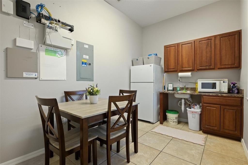 17929 Hunting Bow Circle, Unit 101 & 102, Lutz, FL 33558 Photo