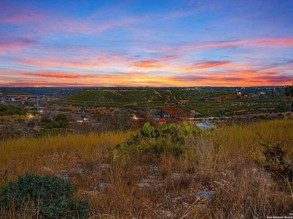 216 Heights Trail, Kerrville, TX 78028