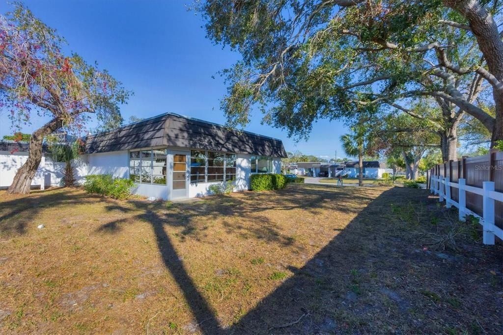3990 Overlook Bend, Unit 19, Sarasota, FL 34232 Photo