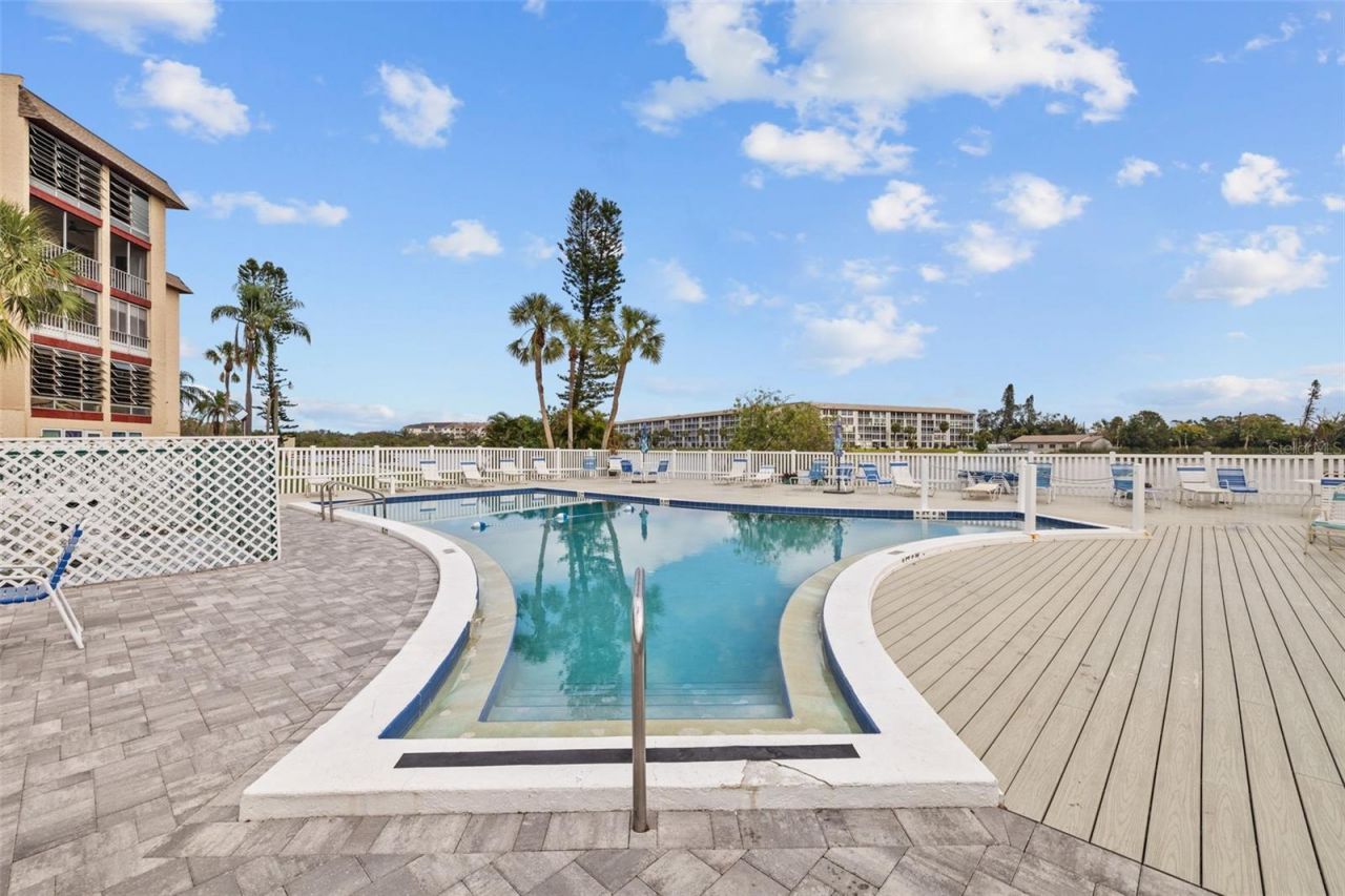 4126 Heron Way, Unit B113, Bradenton, FL 34205 Photo