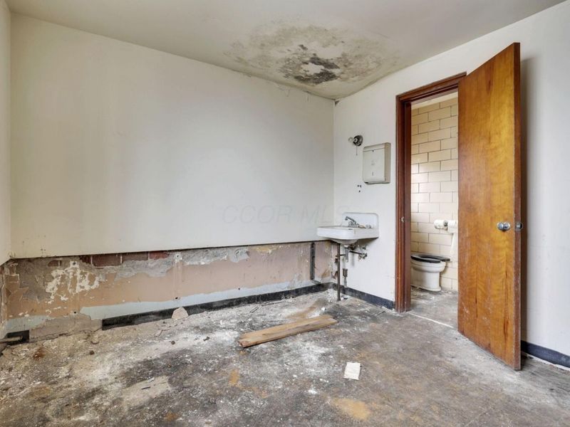 154 E Main Street, Lancaster, OH 43130 Photo 29