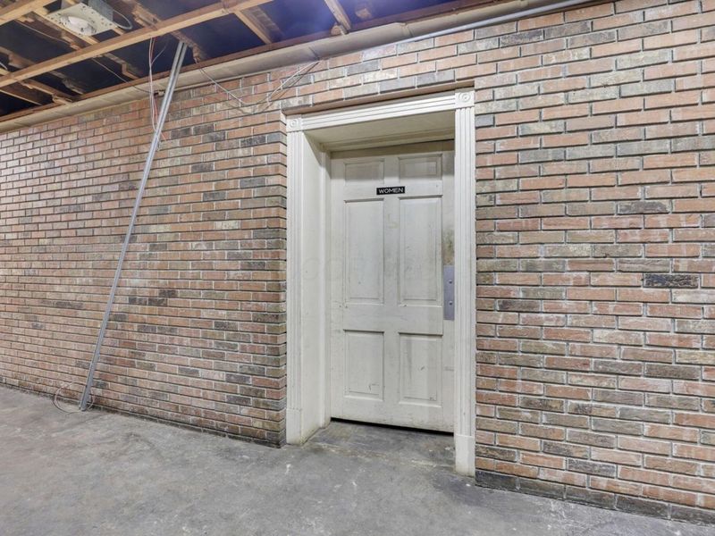 154 E Main Street, Lancaster, OH 43130 Photo 90