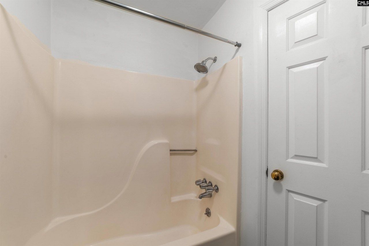 129 Village Walk Photo 10