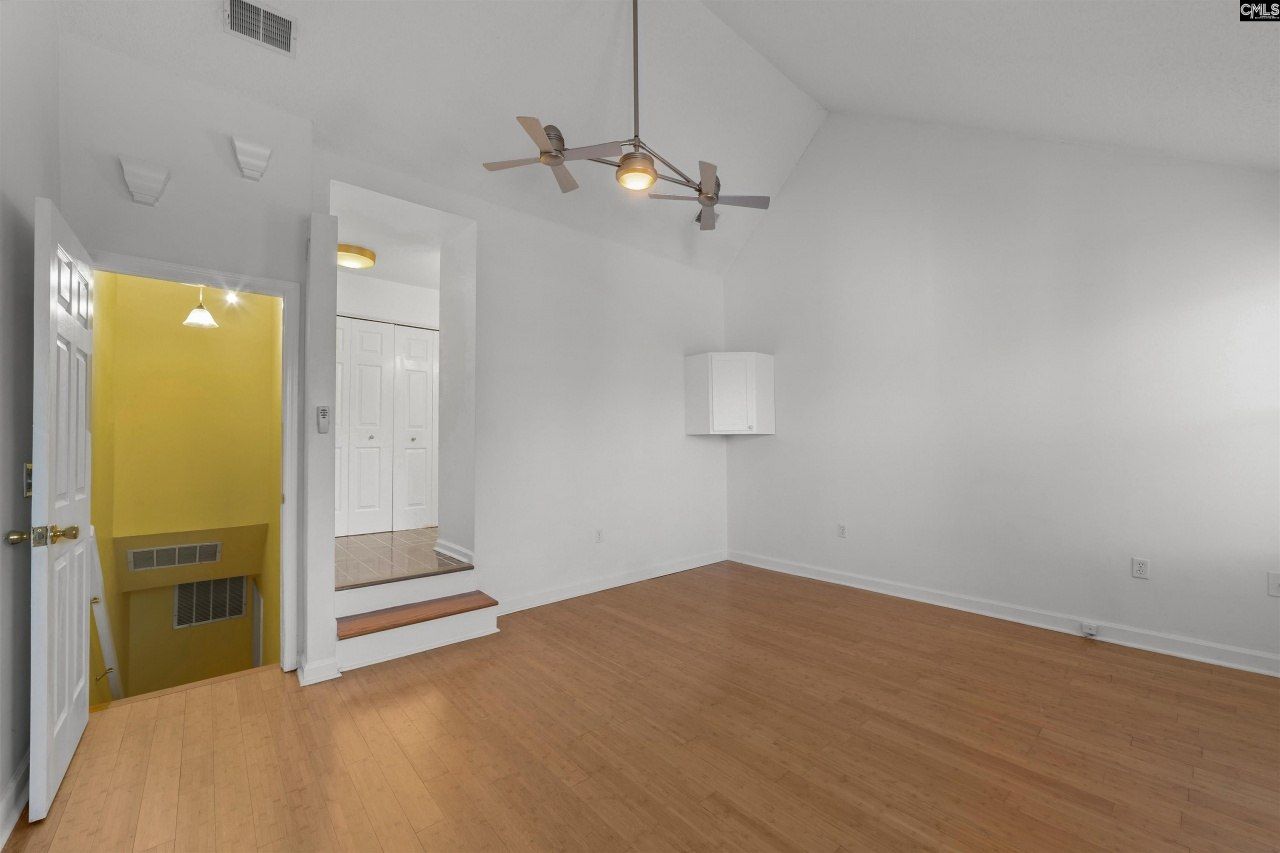 129 Village Walk Photo 14