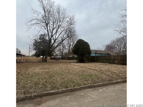 N Columbia Place, Tulsa, OK 74110