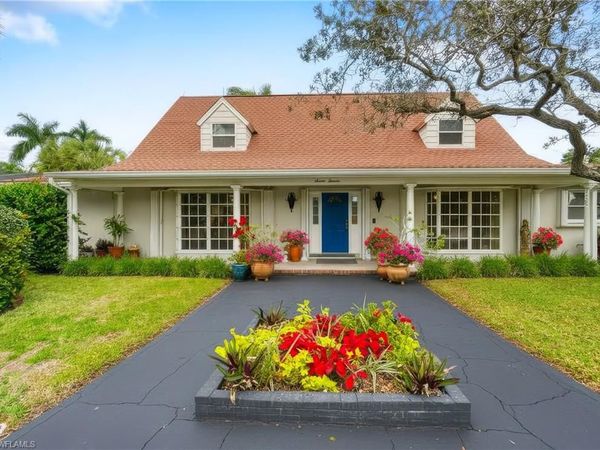 711 Banyan BLVD, NAPLES, FL 34102