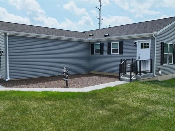 4438 MAPLE LEAF Trail, Flint, MI 48506