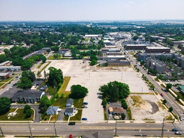 1201-1209 E Lincolnway, Valparaiso, IN 46383