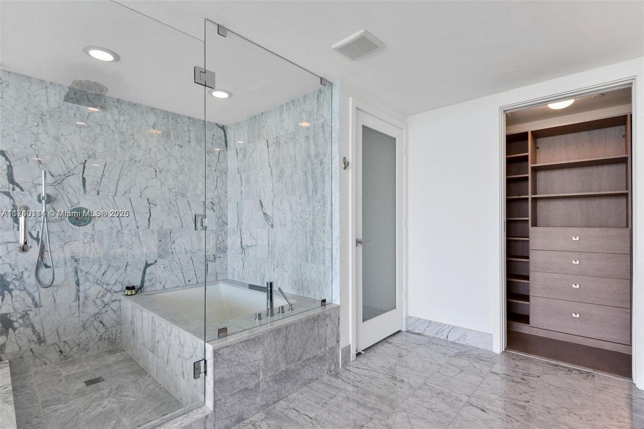 3131 NE 7th Ave, Unit 305, Miami, FL 33137 Photo