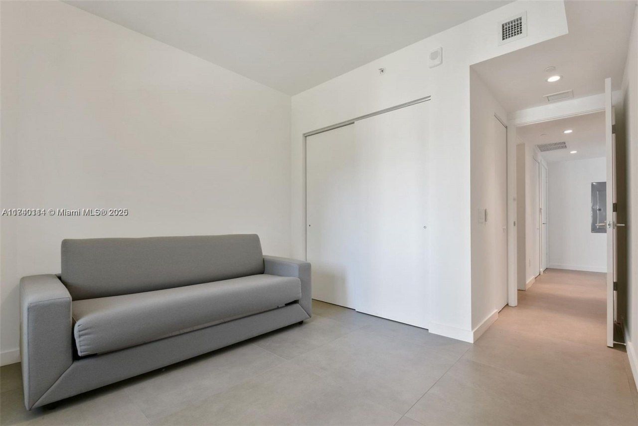 3131 NE 7th Ave, Unit 305, Miami, FL 33137 Photo