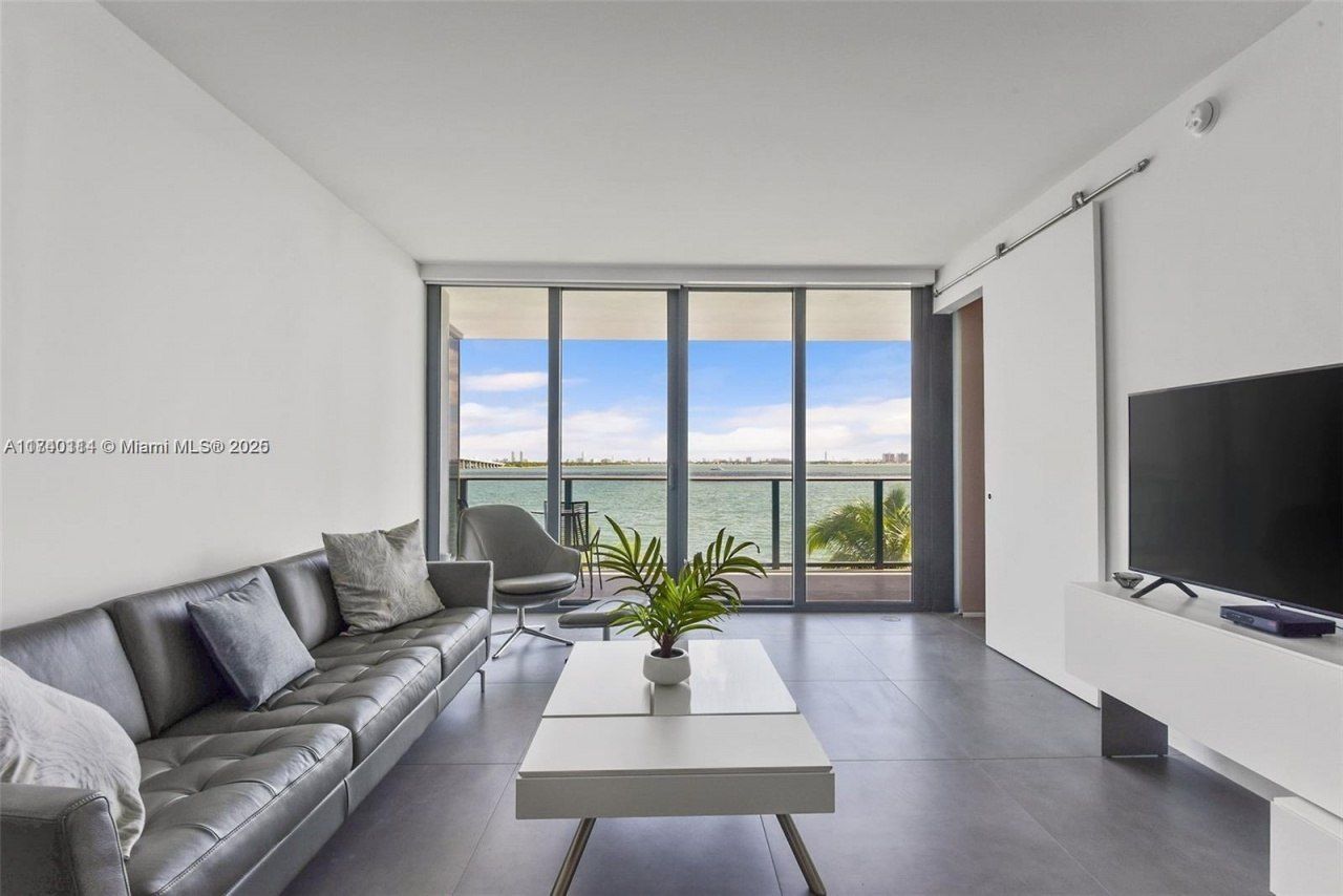 3131 NE 7th Ave, Unit 305, Miami, FL 33137 Photo