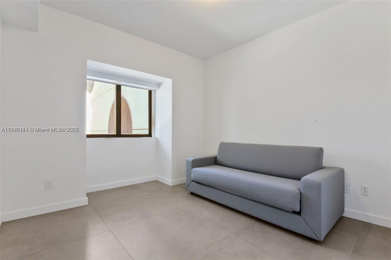 3131 NE 7th Ave, Unit 305, Miami, FL 33137 Photo