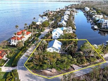 1307 Isabel DR, SANIBEL, FL 33957