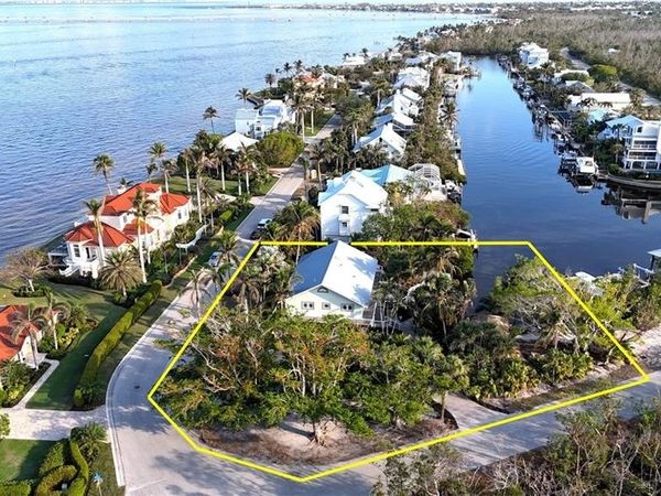 1307 Isabel DR, SANIBEL, FL 33957