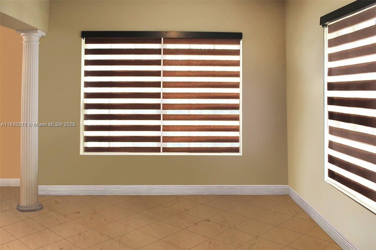 800 NW 176th Ter, Miami Gardens, FL 33169 Photo