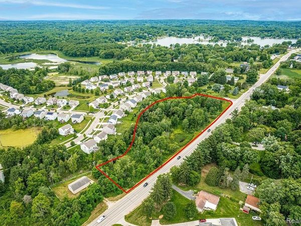 2436 Ortonville Road, Brandon Twp, MI 48462