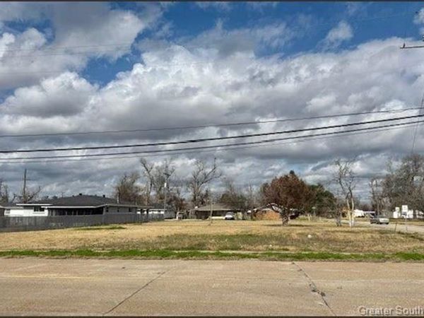 2337 Moeling Street, Lake Charles, LA 70601