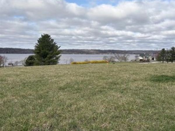 12 Riverview Terrace, Nauvoo, IL 62354