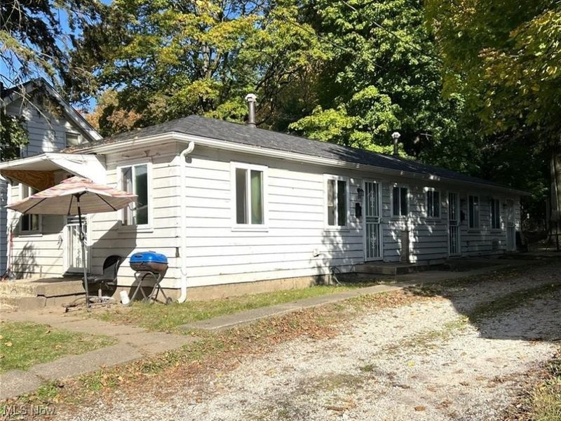 985-987 Diana Avenue, Akron, OH 44307 Photo 1