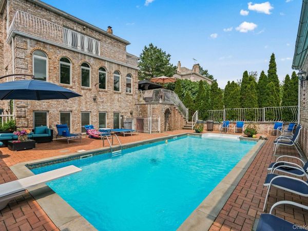 6 Summit Place, Malba, NY 11357