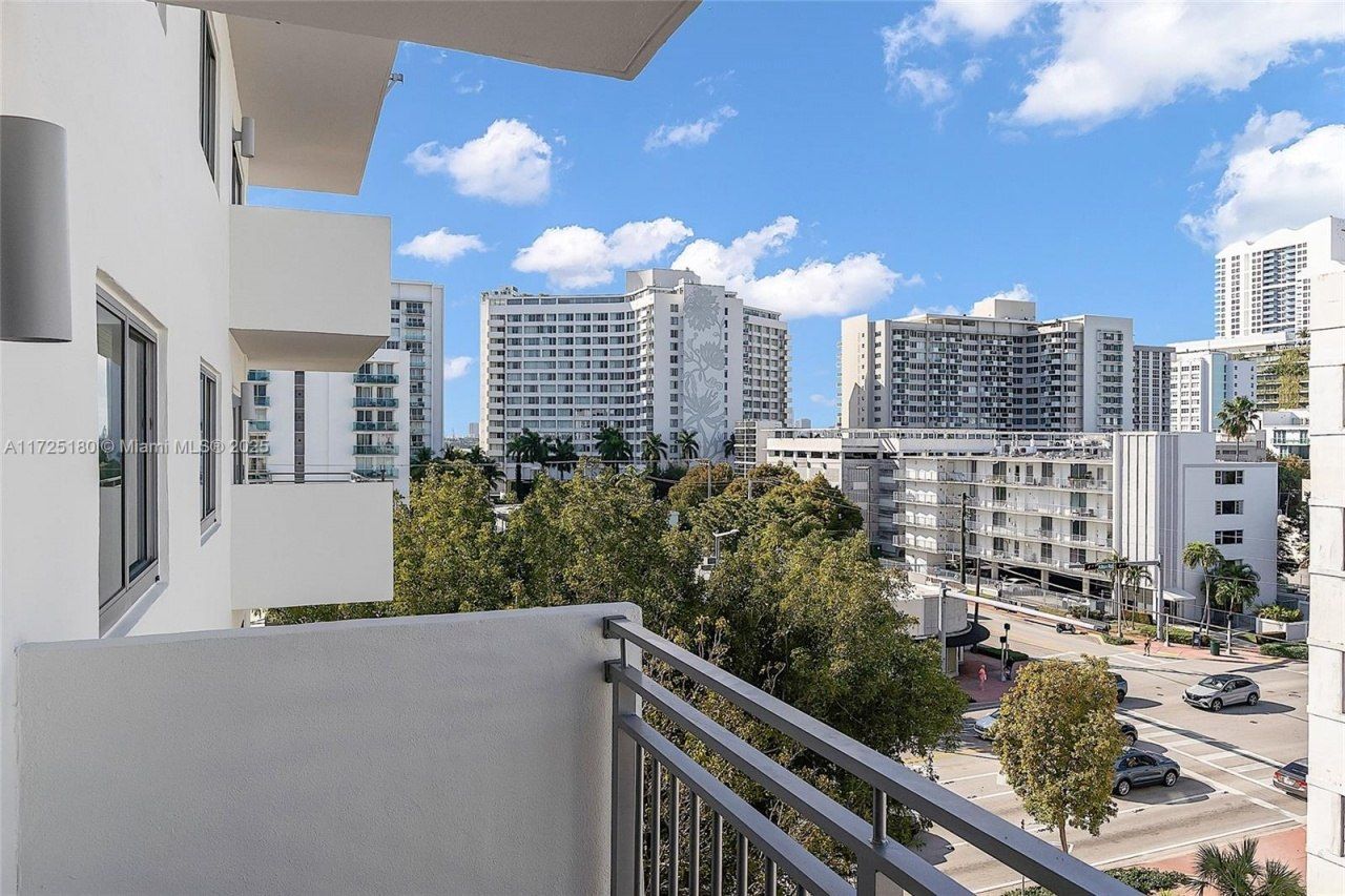 1025 Alton Rd, Unit 602, Miami Beach, FL 33139 Photo