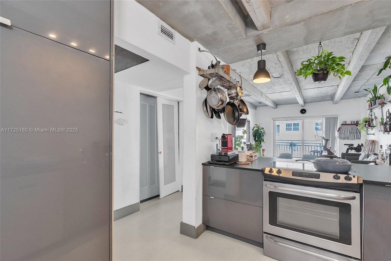 1025 Alton Rd, Unit 602, Miami Beach, FL 33139 Photo