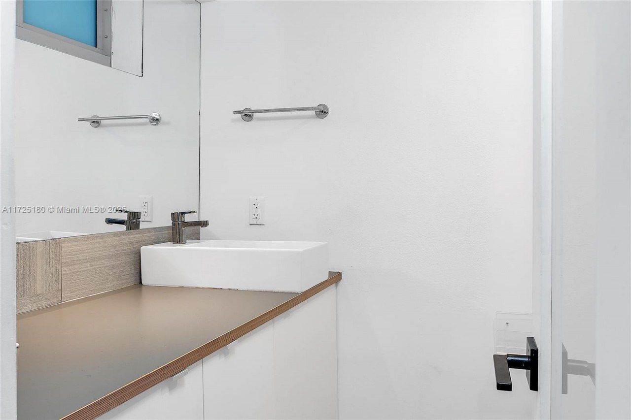 1025 Alton Rd, Unit 602, Miami Beach, FL 33139 Photo