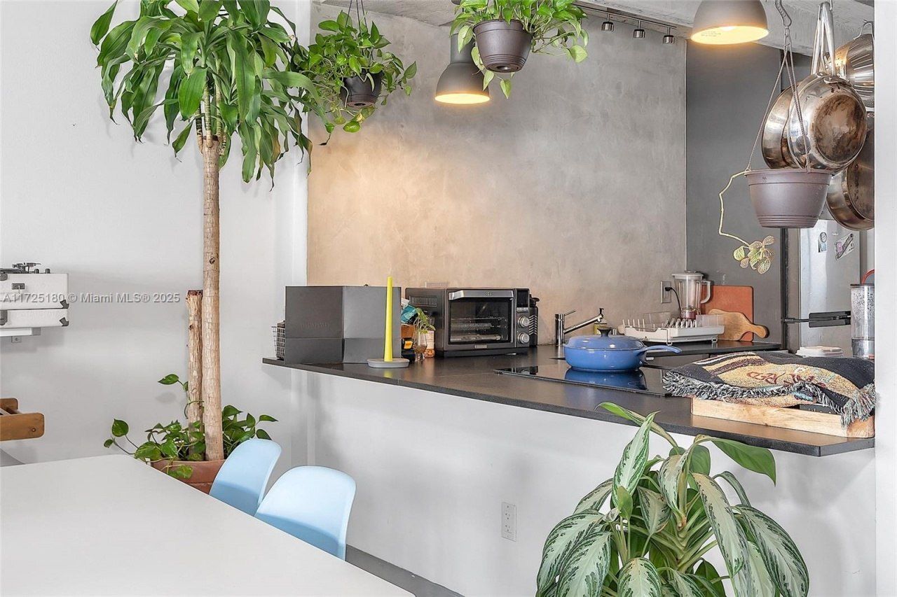 1025 Alton Rd, Unit 602, Miami Beach, FL 33139 Photo