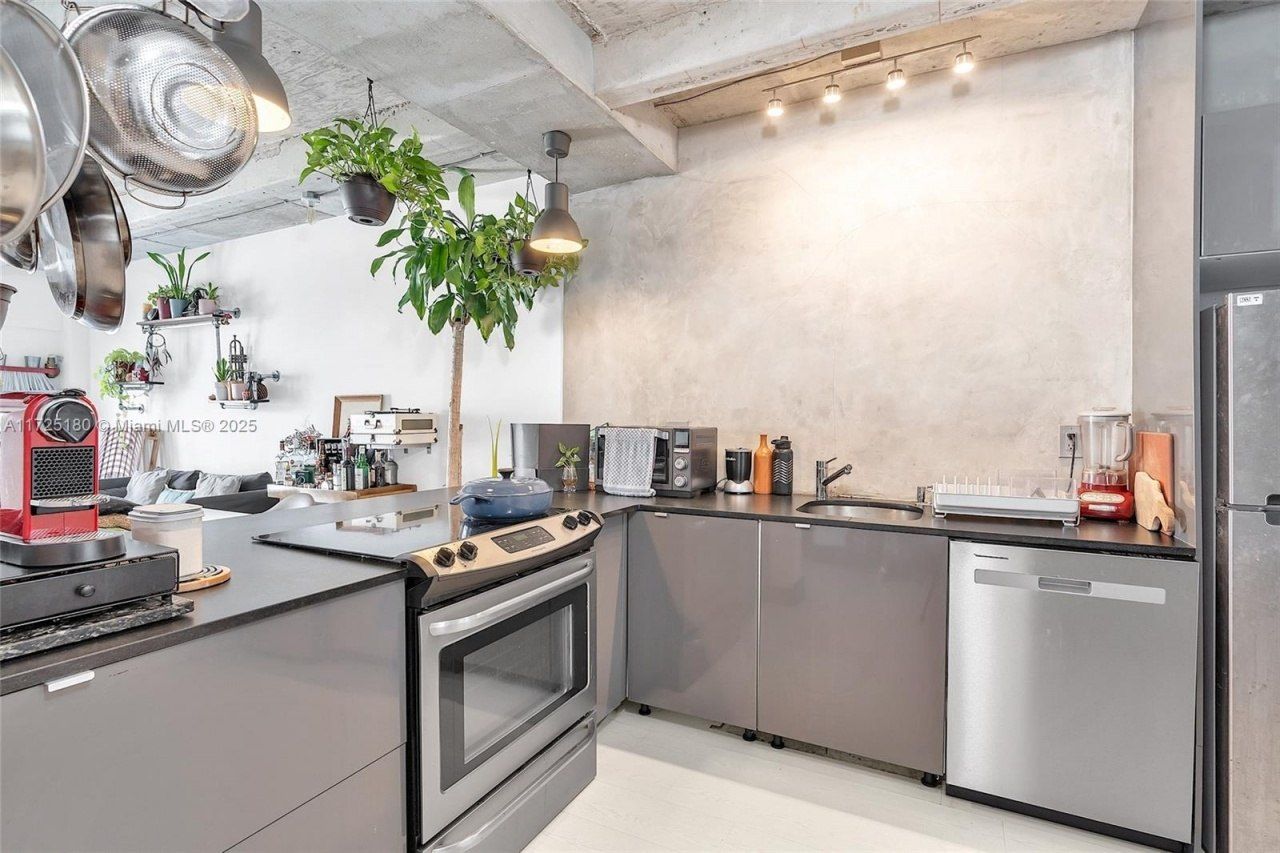 1025 Alton Rd, Unit 602, Miami Beach, FL 33139 Photo