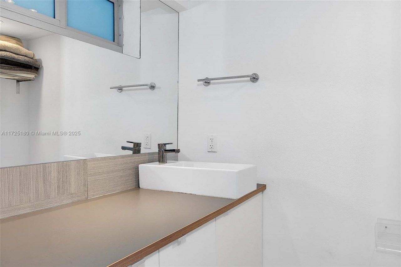 1025 Alton Rd, Unit 602, Miami Beach, FL 33139 Photo