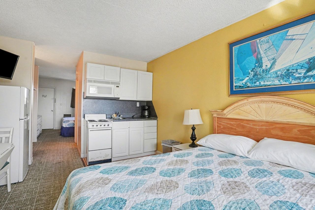 1805 N Ocean Blvd. N Photo 22