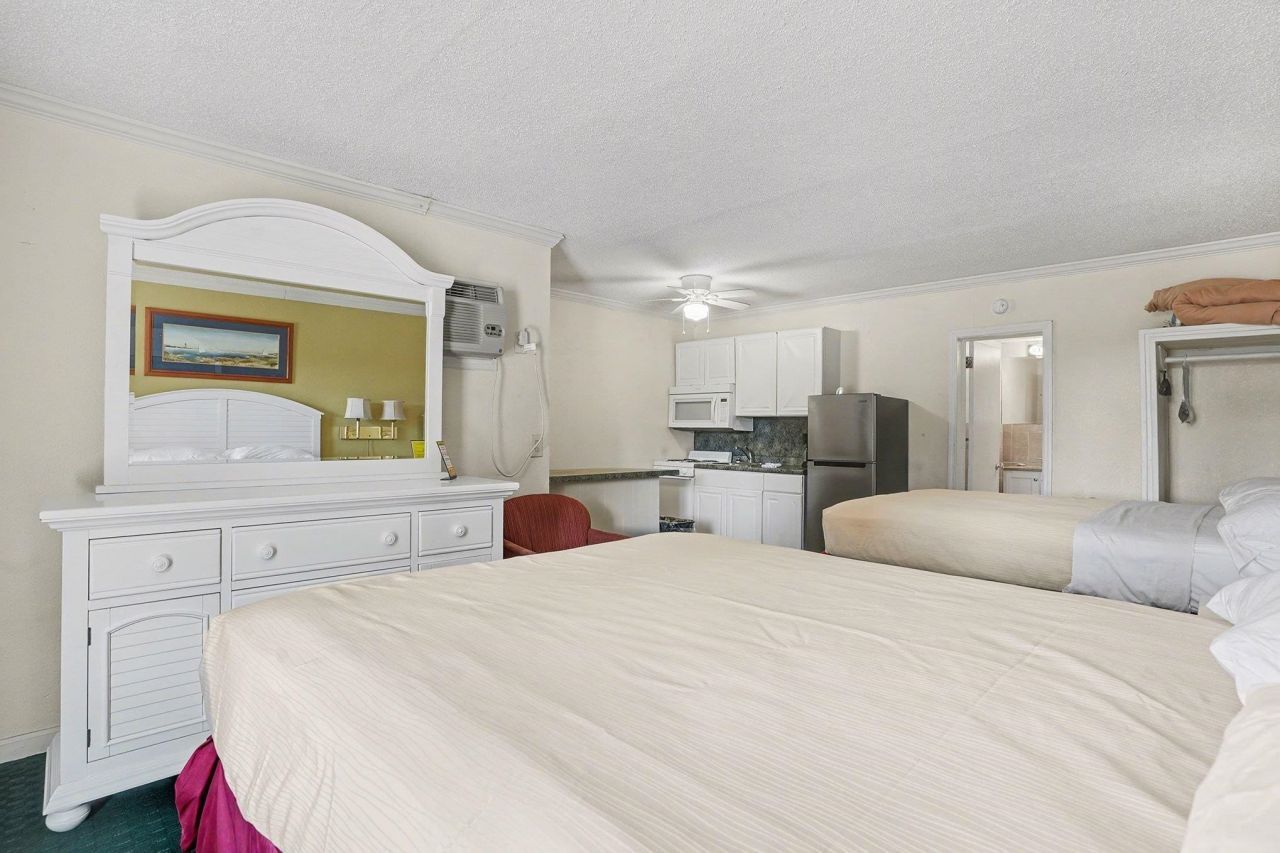 1805 N Ocean Blvd. N Photo 28
