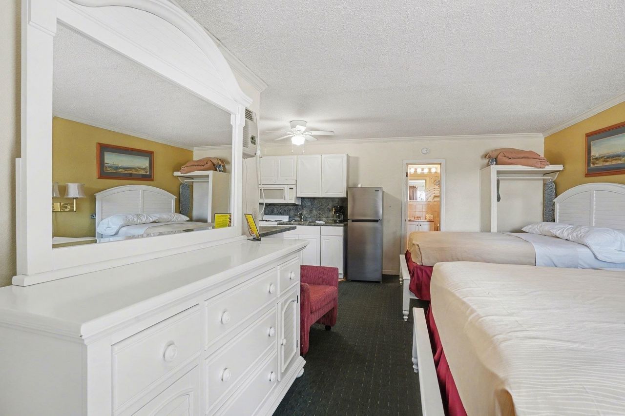 1805 N Ocean Blvd. N Photo 30