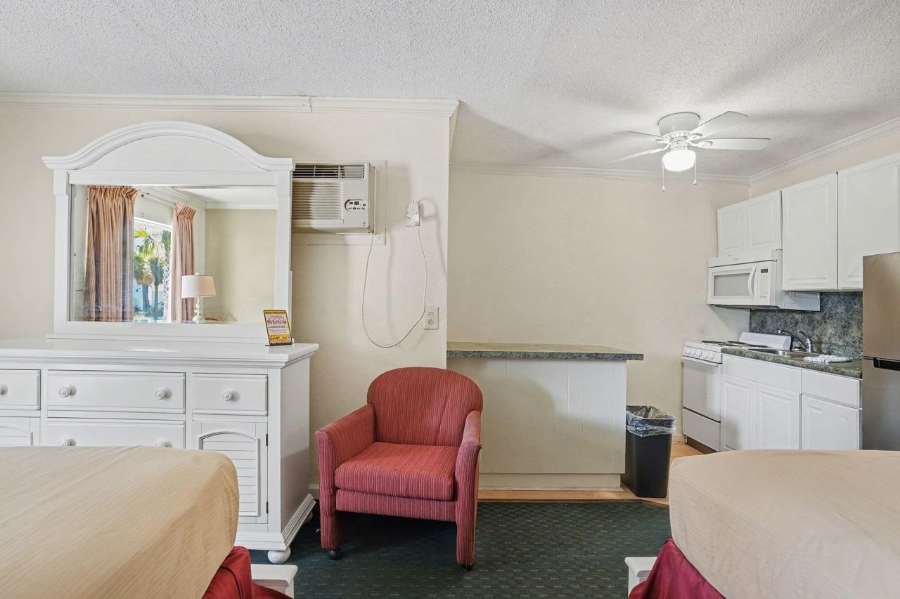 1805 N Ocean Blvd. N Photo 31