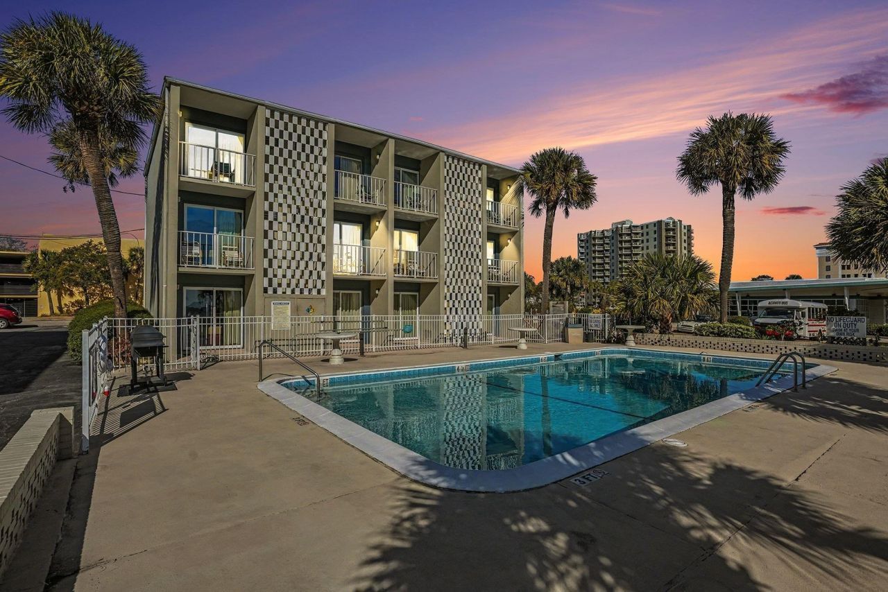 1805 N Ocean Blvd. N Photo 47