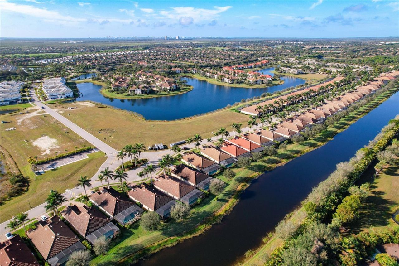 2902 Aviamar Circle, Naples, FL 34114 Photo