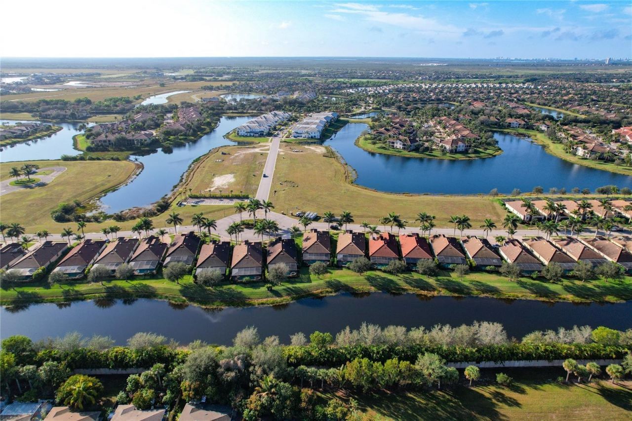 2902 Aviamar Circle, Naples, FL 34114 Photo