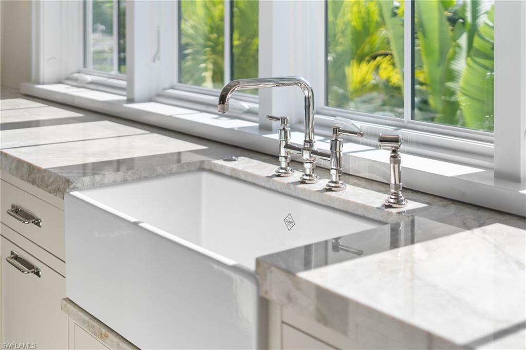 330 Hawser Ln, Naples, FL 34102 Photo