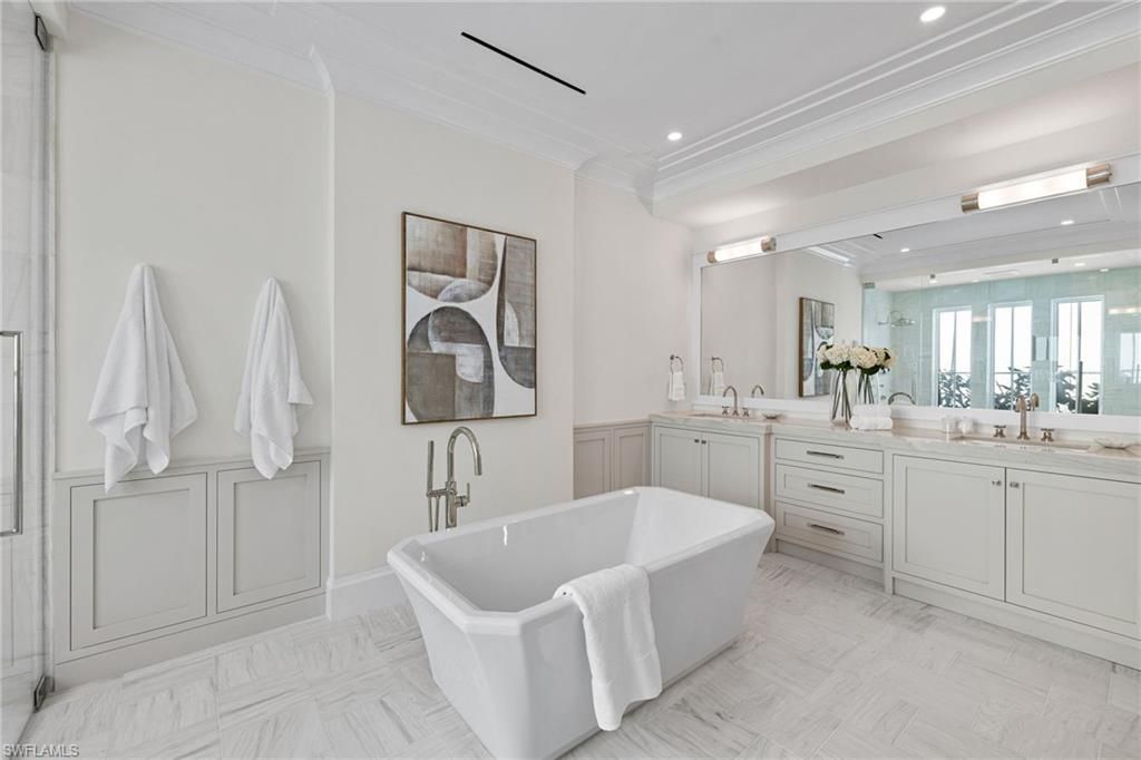 330 Hawser Ln, Naples, FL 34102 Photo