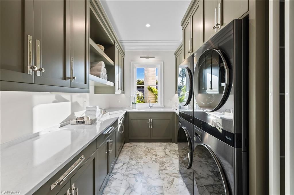 330 Hawser Ln, Naples, FL 34102 Photo