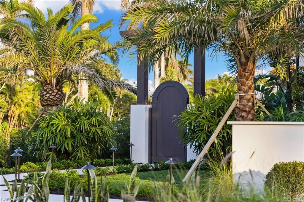 330 Hawser Ln, Naples, FL 34102 Photo