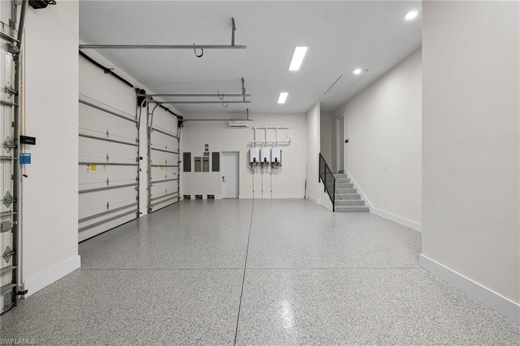 330 Hawser Ln, Naples, FL 34102 Photo