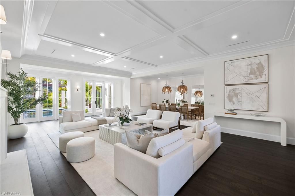 330 Hawser Ln, Naples, FL 34102 Photo